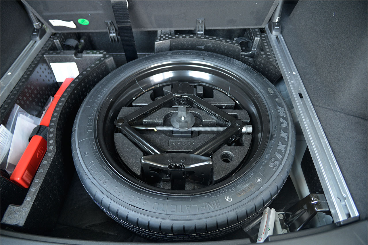 凯迪拉克XT5如何更换备胎 – 手机新浪汽车